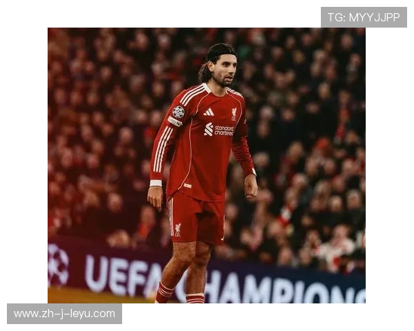 利物浦连续换位配合中前场形成突破点